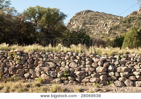 muro di pietra