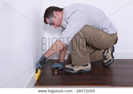 ตัวเชื่อมที่วางพื้นปาร์เก้