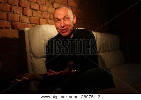 TOMSK, Rusia - 4 de marzo: Músico, compositor, locutor y fundador y líder de 