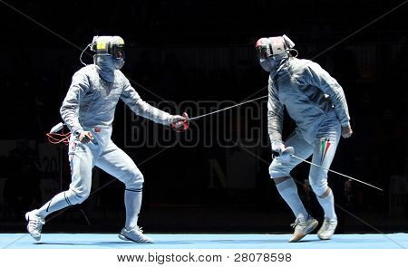 Moscovo, Rússia - 13 de fevereiro: Duelo para evento da Copa Grand Prix, Eun S.Oh (KOR) e Zsolt Nemcsik (HUN) 