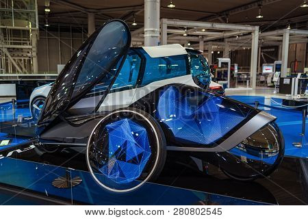 August, Japan, Tokyo.2018, Auto Exhibition Of Cars Of The Future. The Car Of The Future Is Blue. Aut