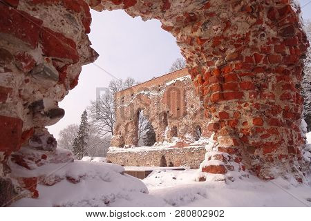 Holes Inside The Hole Ruins Of The Order Castle