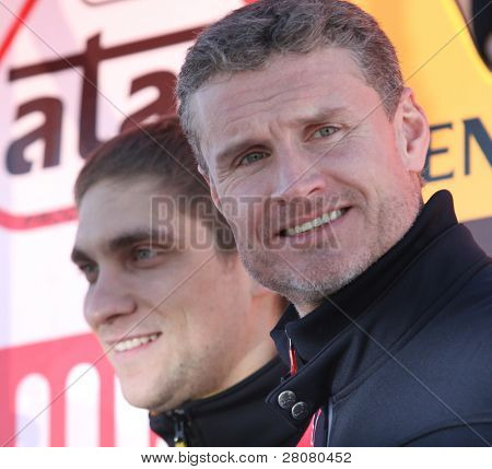 Moskva, Rusland - 23 februar: Racerkørere Vitaly Petrov(L) og David Coulthard(R) i løbet af 21.