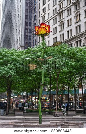 New York-september 20: A View Of Rose Iii Outside Zucotti Park By German Sculpture Isa Genzken On Se