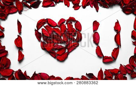Background, The Composition Of The Petals To The Day Of St. Valentine
