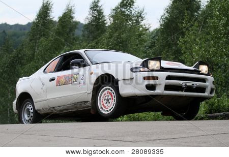 미확인된 참가자는 처음에 도요타 Celica에 상단에 도달 드미트로프, 러시아-6 월 13 일: 