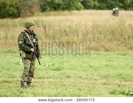 Kostroma Gebiet august 26: Fallschirmjäger Saboteure auf die Kommandozentrale Übungen mit 98 th wachen 