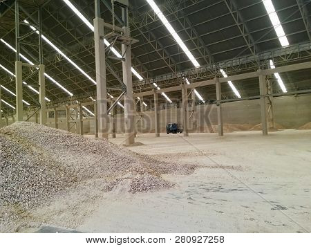 Storage Frist Part Raw Material In Factory