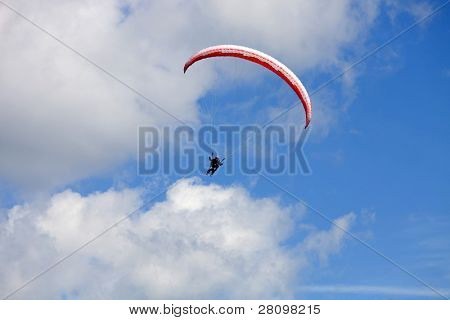 CALDELAS, PORTUGAL - 1. maj: Paragliding Festival Icaro de Caldelas 2010, i nordlige Portugal, 1