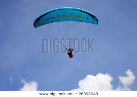 CALDELAS, PORTUGAL - 1. maj: Paragliding Festival Icaro de Caldelas 2010, i nordlige Portugal, 1