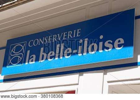 Bordeaux , Aquitaine / France - 08 04 2020 : La Belle-îloise Logo Store Sign Of French Cannery Fish 