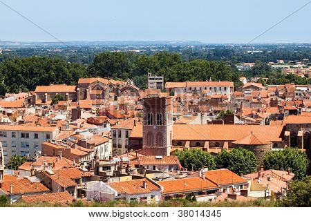 Røde tage i Perpignan, Frankrig