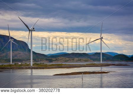 Windgenerators