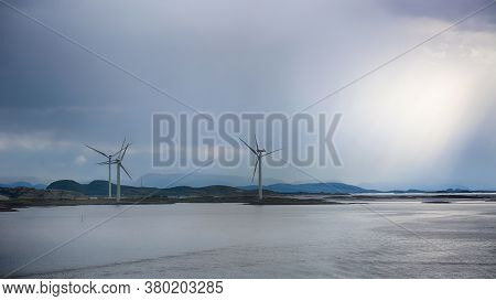 Windgenerators