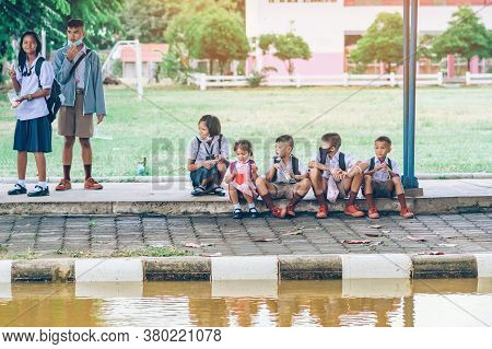 Kanchanaburi,thailand-july 2,2020:unidentified Elementary School Students Wear Face Mask To Prevent 