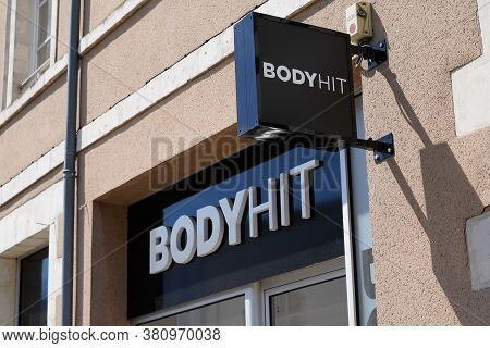 Bordeaux , Aquitaine / France - 08 10 2020 : Bodyhit Logo Text And Sign On Entrance Sport French Lea