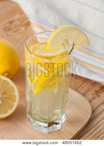 Domácí limonády ve skle