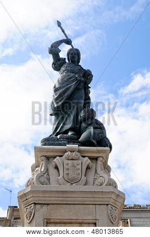 statue