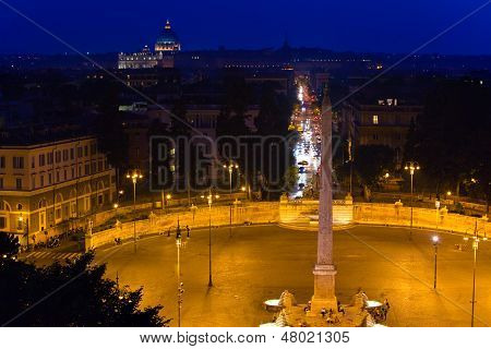 Flaminy obelisk na náměstí Popolo (lidové náměstí)