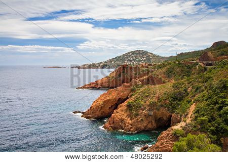 หินสีแดงบน Esterel คอร์นิช