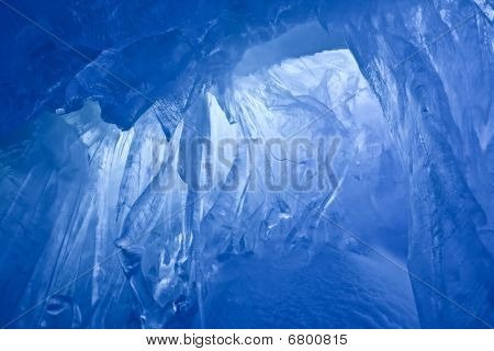 blau Eishöhle