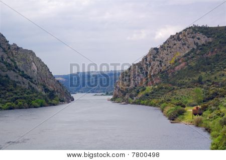 Tagus river at Portas do Ródão
