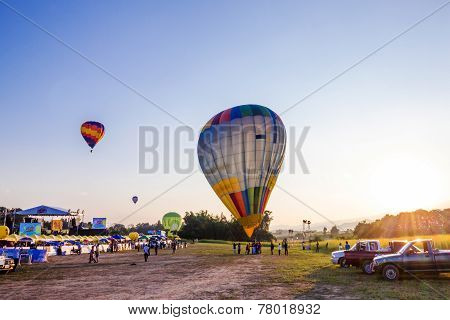 Chiangrai, Thailand - Nov 27 2014: Hot Air Balloons Challenge In Singha Park Chiangrai In Farm Festi