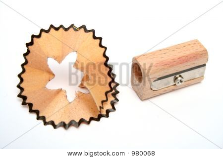 Madera sacapuntas para lápices y un afeitado