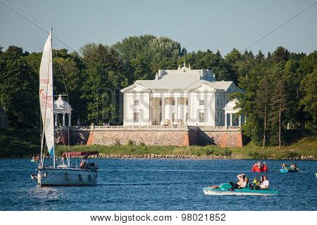 Uzutrakis Manor In Trakai