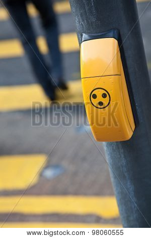 Audible pedestrian signal