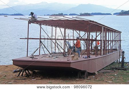 some people are building new ship