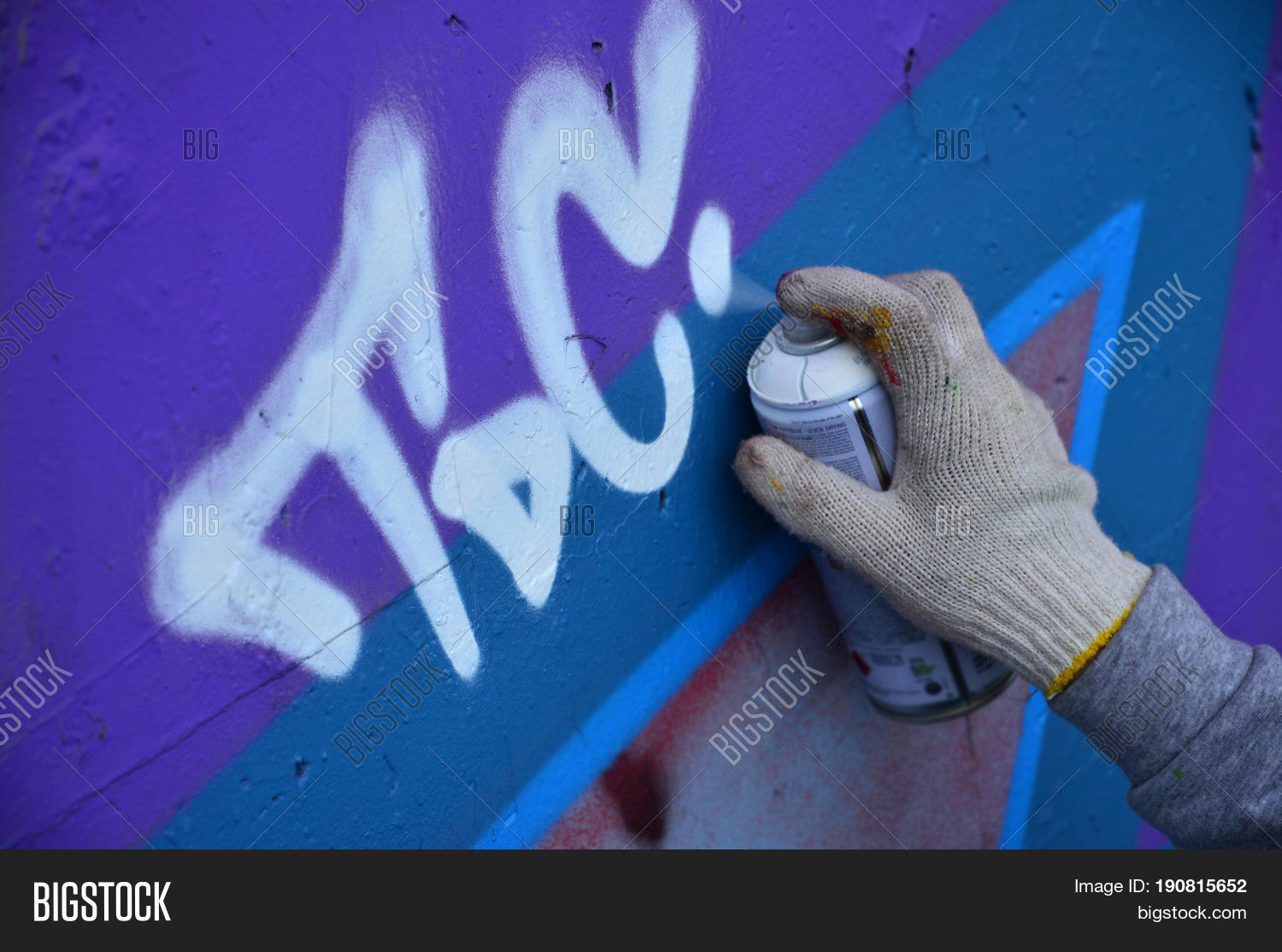 Hand Spray Can That Image & Photo (Free Trial) Bigstock