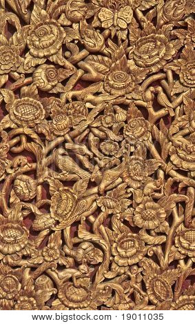 Lo scultura in legno