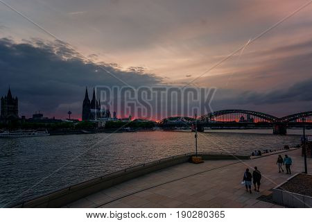Evening in Cologne. Rein Embankment. Domsky cathedral.