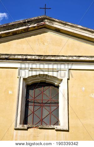 Rose Window  Italy  Lombardy        The Abbiate      Closed Brick      Tile