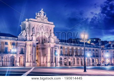 Lisbon, Portugal: the Triumphal Rua Augusta Arch, Arco Triunfal da Rua Augusta at sunrise