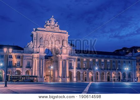 Lisbon, Portugal: the Triumphal Rua Augusta Arch, Arco Triunfal da Rua Augusta at sunrise