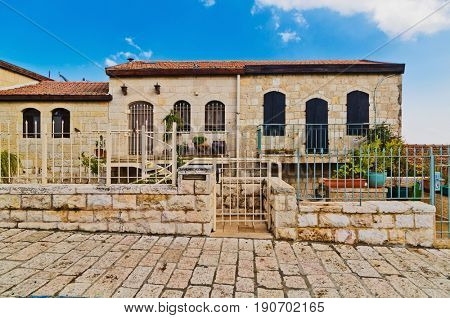 old house in Yemin Moshe district, Jerusalem, Israelin 