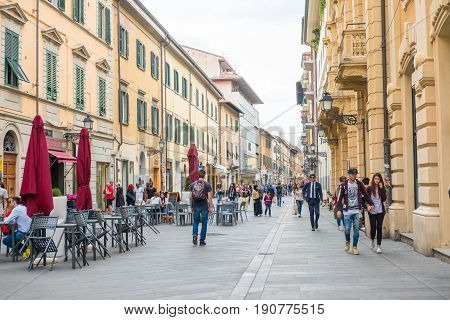 Pisa, Italy - 19 May 2017 : People Walking In The Old Town Of Pisa.