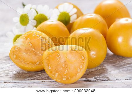 Fruit Of Uchuva, Uvilla, Aguaymanto On The Table - Physalis Peruviana