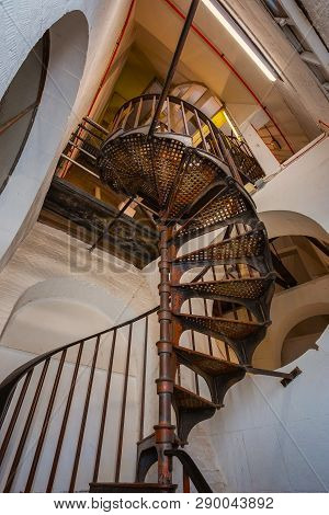 London, Uk - May 15 2018: The Staircase That Leads From The Stone Gallery To The Golden Gallery In S