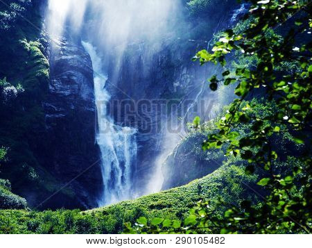 Waterfall Stauber Or Wasserfall Stäuber, Brunnibach Stream In The Alpine Valley Of Maderanertal - Ca