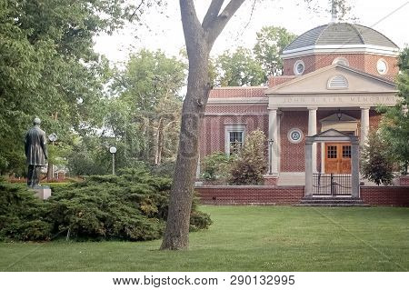 Kirksville, Missouri / Usa - May 27 2018: Truman State University Quad