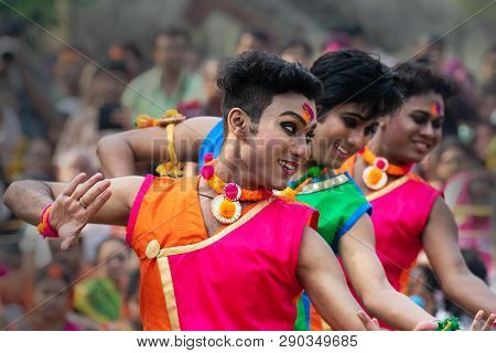 Kolkata , India - March 1, 2018 : Dancing Pose And Expression Of Bengali Male Dancers Dressed In Bri