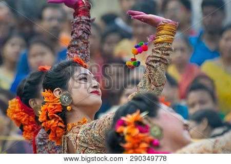 Kolkata , India - March 1, 2018: Expression Of Girl Dancer, Dressed In Traditional Indian Sari And P