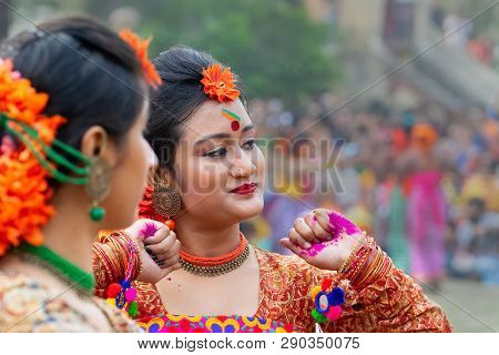 Kolkata , India - March 1, 2018: Expression Of Girl Dancer, Dressed In Traditional Indian Sari And P