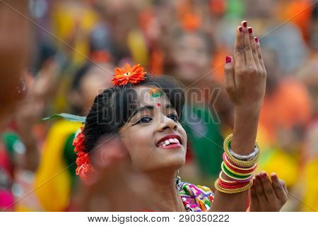 Kolkata , India - March 1, 2018: Expression Of Girl Dancer, Dressed In Traditional Indian Sari And P