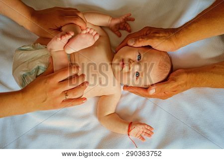 Newborn Gymnast. Dynamic Gymnastics For Childrens Health. Gymnastics For Newborn Baby With Massage E