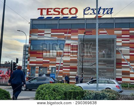 Sheffield, Uk - 19th March 2019: Tesco Extra - Savile Street - Is Closed By Police Due To A Major In