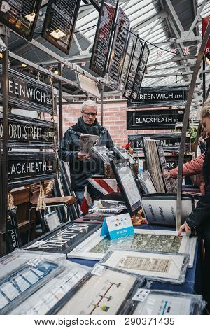 London, Uk - March 16. 2019: People Looking At Posters And Home Decor On Sale At A Stall In Greenwic